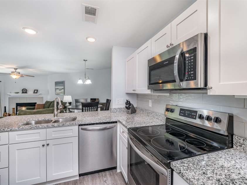 18741 Nautical Drive, Cornelius, NC 28031.  MLS# CAR4267039, YatesRealty ID 22371. 