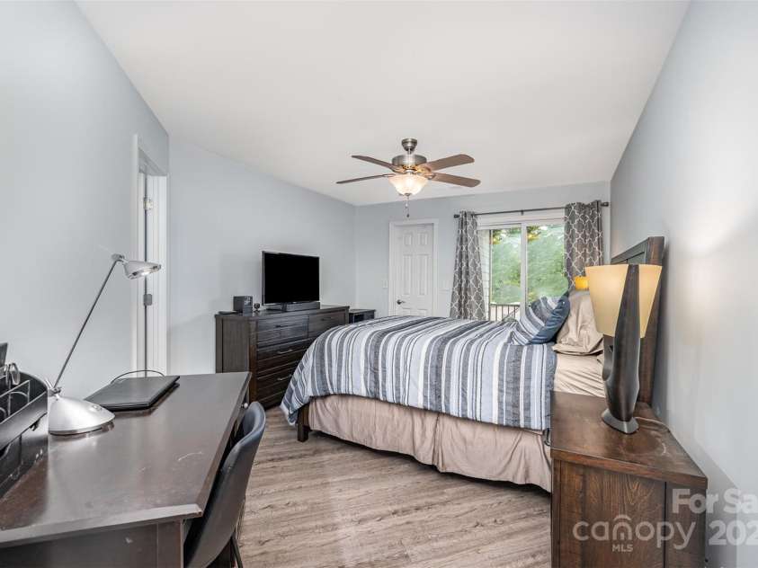 18741 Nautical Drive, Cornelius, NC 28031.  MLS# CAR4267039, YatesRealty ID 22371. 