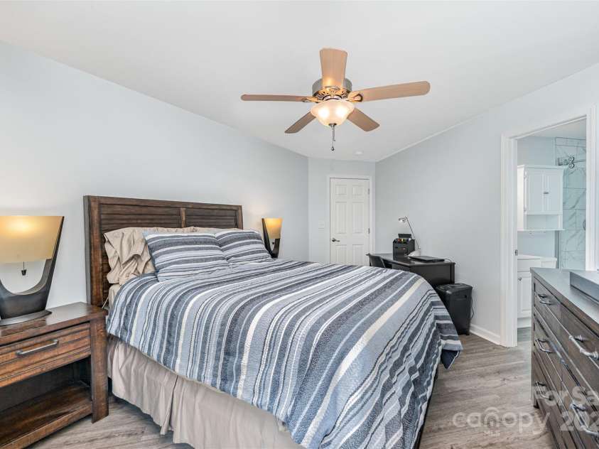 18741 Nautical Drive, Cornelius, NC 28031.  MLS# CAR4267039, YatesRealty ID 22371. 