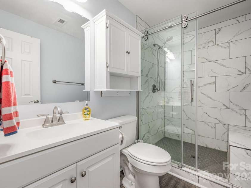 18741 Nautical Drive, Cornelius, NC 28031.  MLS# CAR4267039, YatesRealty ID 22371. 