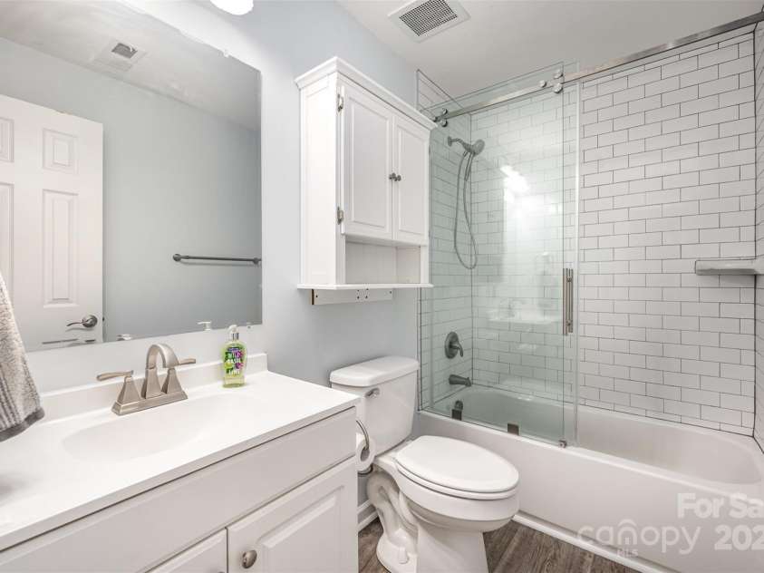 18741 Nautical Drive, Cornelius, NC 28031.  MLS# CAR4267039, YatesRealty ID 22371. 