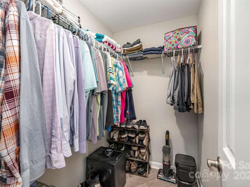 18741 Nautical Drive, Cornelius, NC 28031.  MLS# CAR4267039, YatesRealty ID 22371. 