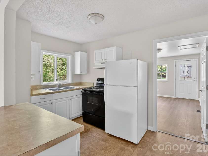 1121 Lundix Street, Albemarle, NC 28001.  MLS# CAR4381009, YatesRealty ID 22372. Kitchen