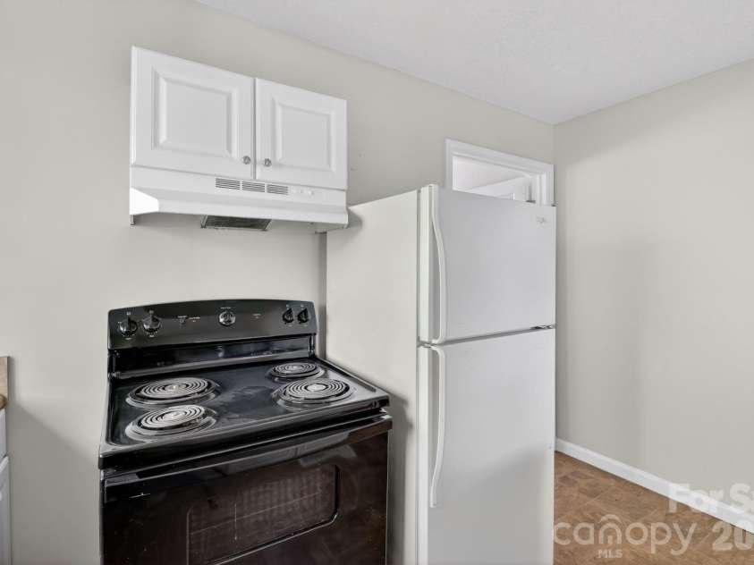 1121 Lundix Street, Albemarle, NC 28001.  MLS# CAR4381009, YatesRealty ID 22372. Kitchen