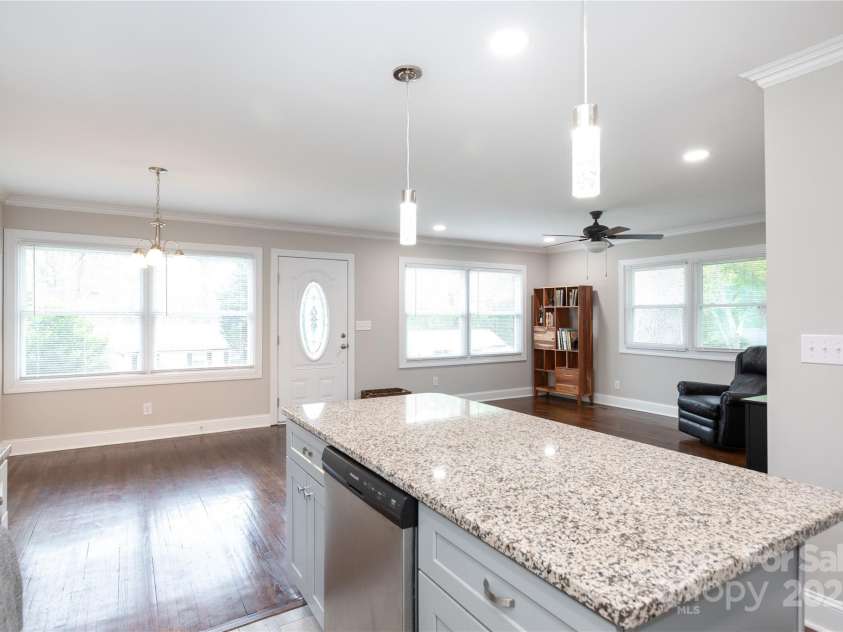 2408 Dora Drive, Charlotte, NC 28215.  MLS# CAR4241329, YatesRealty ID 22372. 
