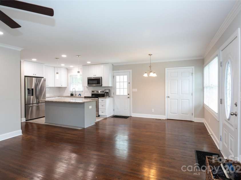 2408 Dora Drive, Charlotte, NC 28215.  MLS# CAR4241329, YatesRealty ID 22372. 