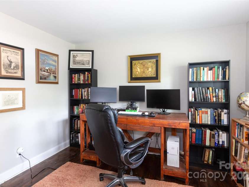 2408 Dora Drive, Charlotte, NC 28215.  MLS# CAR4241329, YatesRealty ID 22372. 