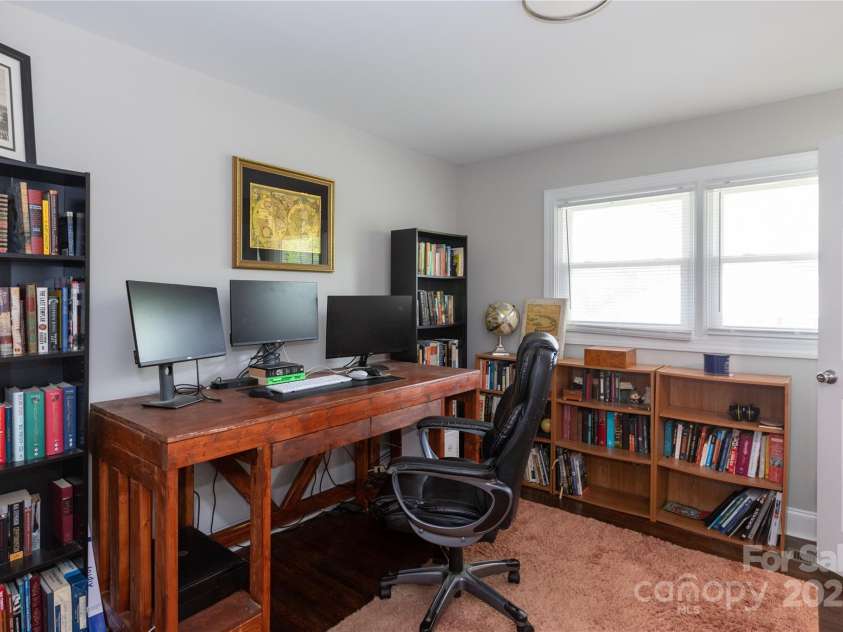 2408 Dora Drive, Charlotte, NC 28215.  MLS# CAR4241329, YatesRealty ID 22372. 