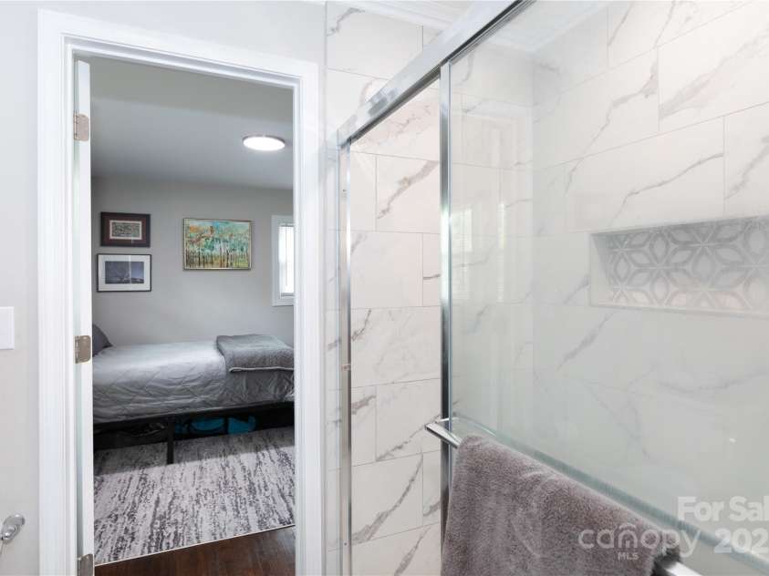 2408 Dora Drive, Charlotte, NC 28215.  MLS# CAR4241329, YatesRealty ID 22372. 