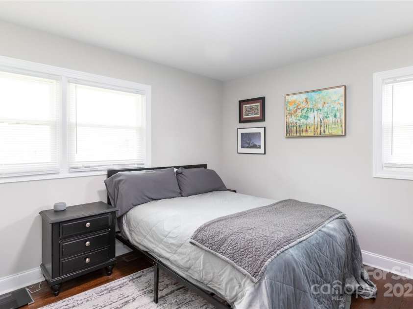 2408 Dora Drive, Charlotte, NC 28215.  MLS# CAR4241329, YatesRealty ID 22372. 