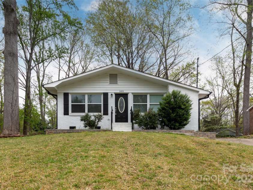 2408 Dora Drive, Charlotte, NC 28215.  MLS# CAR4241329, YatesRealty ID 22372. 
