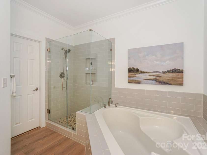 18700 Nautical Drive, Cornelius, NC 28031.  MLS# CAR4284773, YatesRealty ID 22373. 