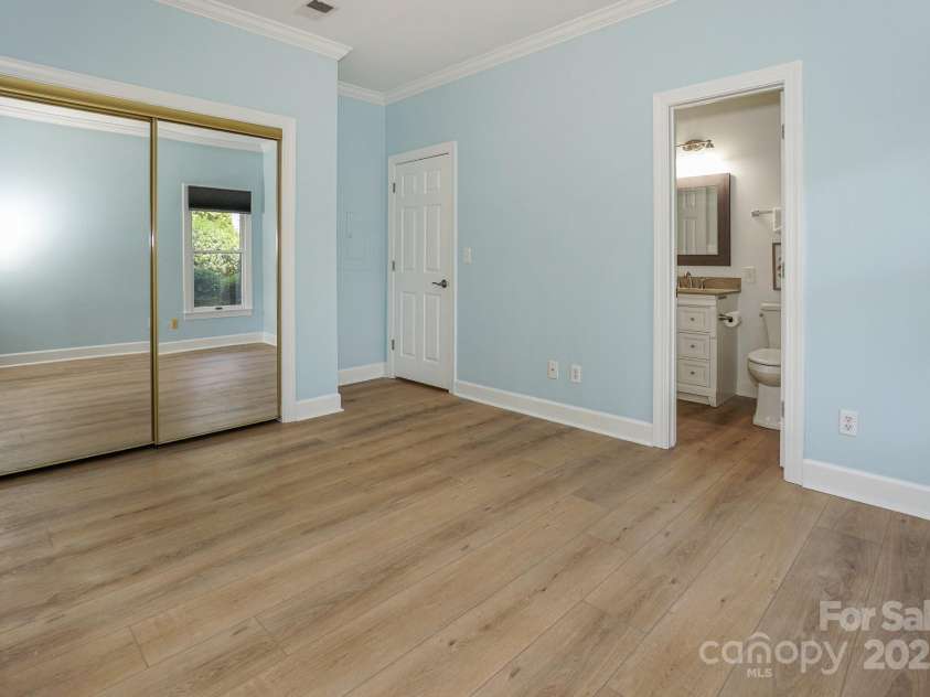 18700 Nautical Drive, Cornelius, NC 28031.  MLS# CAR4284773, YatesRealty ID 22373. 
