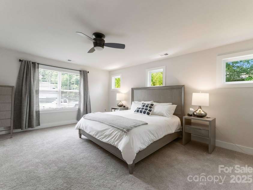 1517 Falcon Street, Charlotte, NC 28211.  MLS# CAR4274359, YatesRealty ID 22374. 