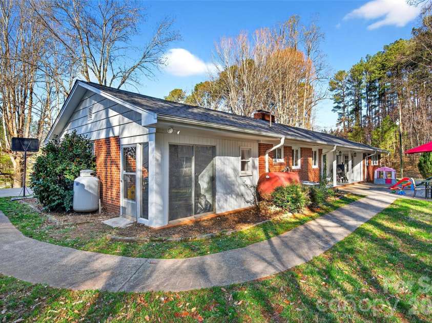 5395 NC 226 S Road, Marion, NC 28752.  MLS# CAR4357603, YatesRealty ID 22374. 