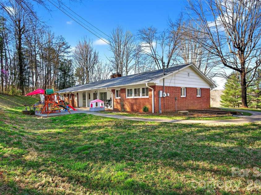 5395 NC 226 S Road, Marion, NC 28752.  MLS# CAR4357603, YatesRealty ID 22374. 