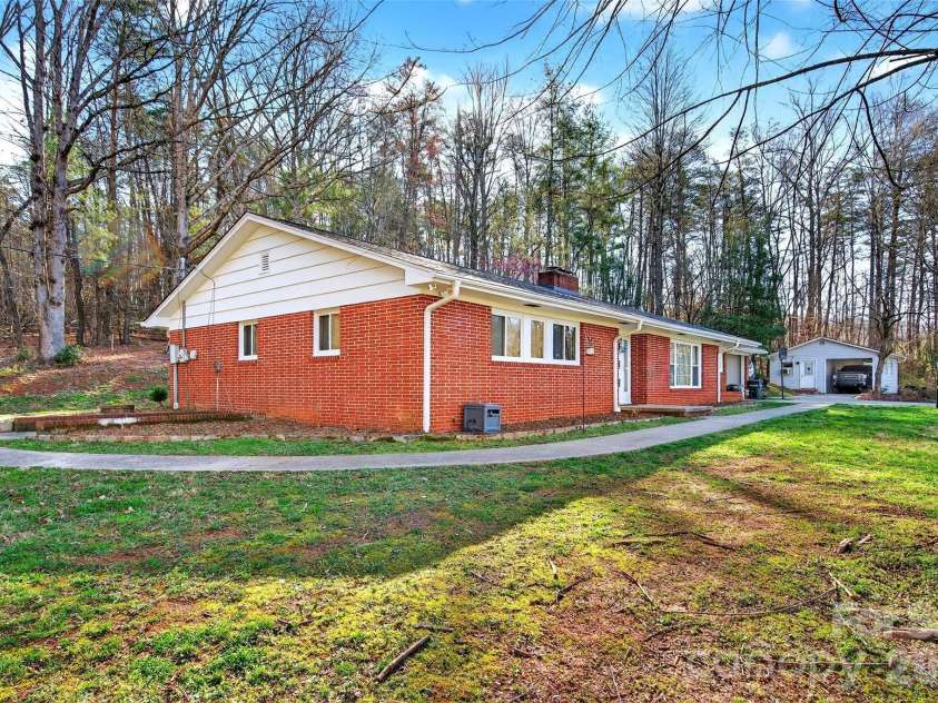 5395 NC 226 S Road, Marion, NC 28752.  MLS# CAR4357603, YatesRealty ID 22374. 