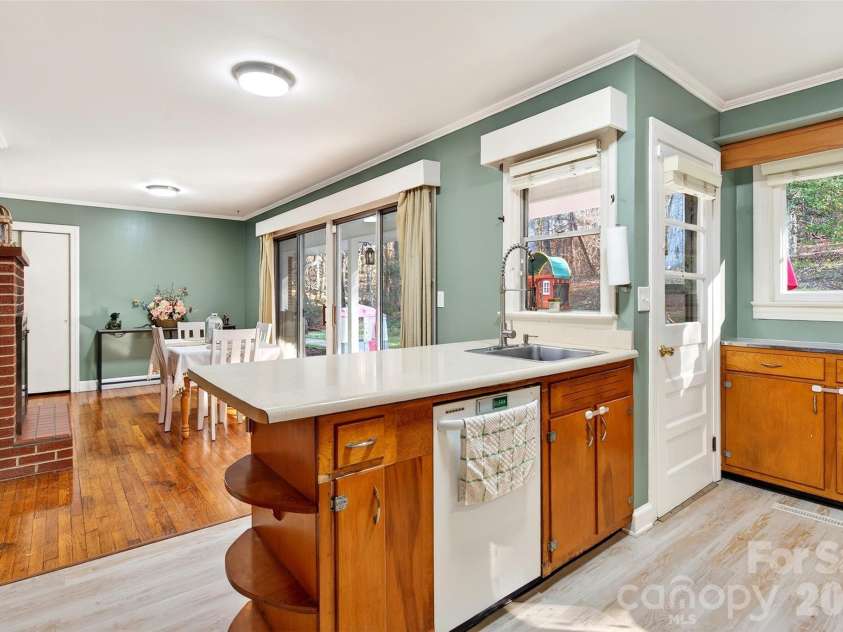 5395 NC 226 S Road, Marion, NC 28752.  MLS# CAR4357603, YatesRealty ID 22374. 