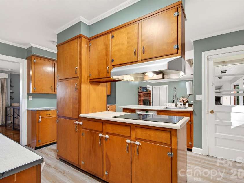 5395 NC 226 S Road, Marion, NC 28752.  MLS# CAR4357603, YatesRealty ID 22374. 