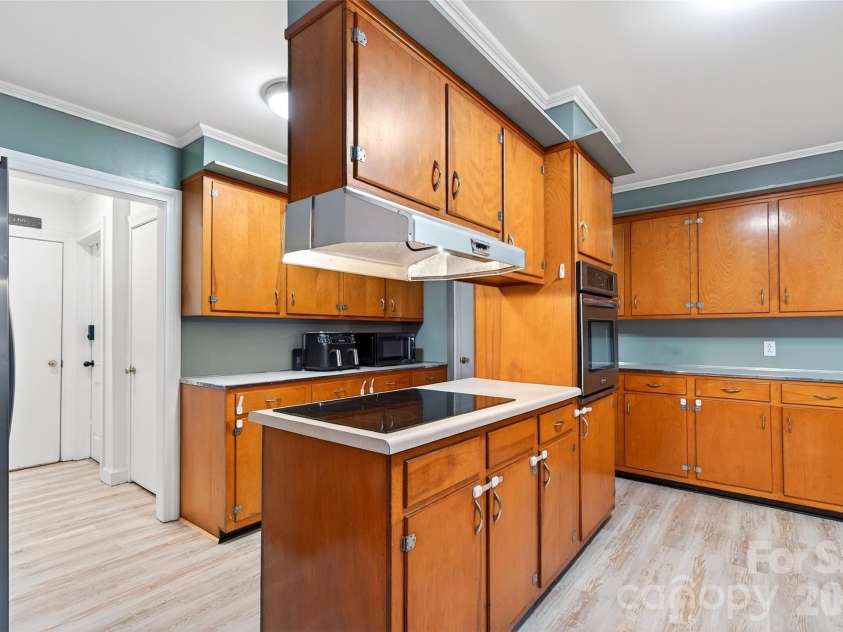 5395 NC 226 S Road, Marion, NC 28752.  MLS# CAR4357603, YatesRealty ID 22374. 