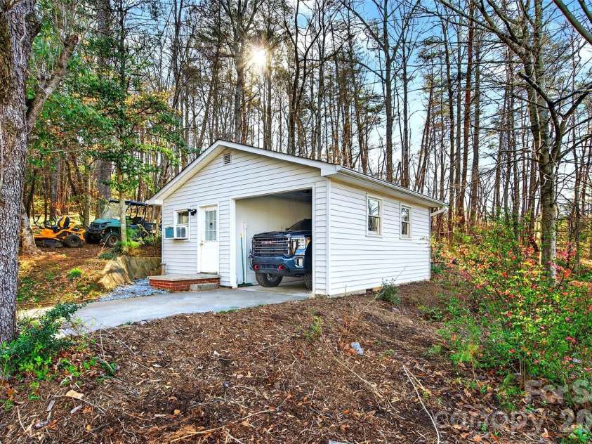 5395 NC 226 S Road, Marion, NC 28752.  MLS# CAR4357603, YatesRealty ID 22374. 