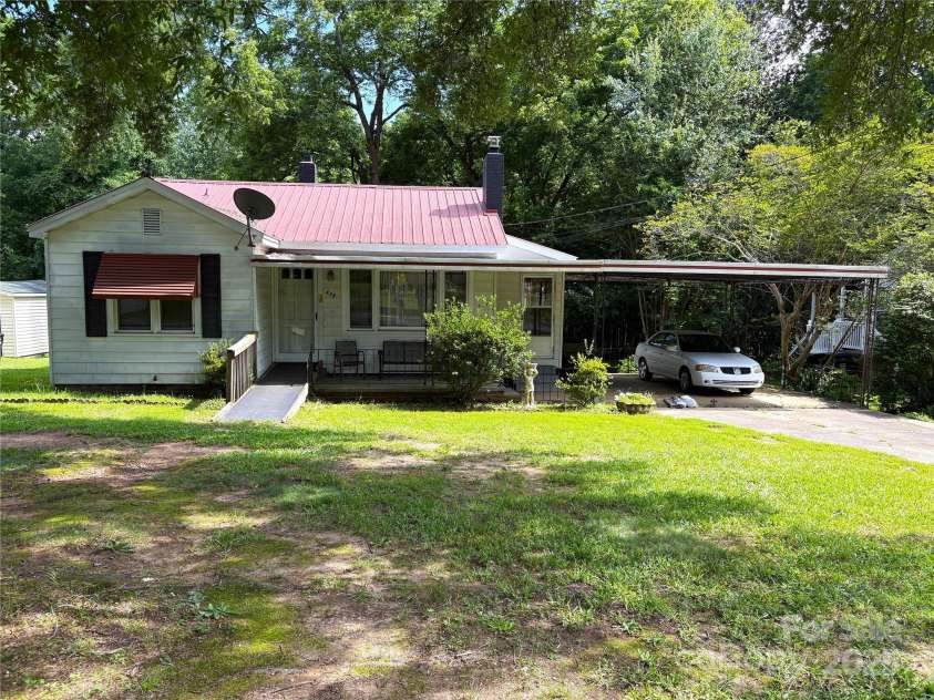 438 Faith Drive, Concord, NC 28027.  MLS# CAR4273123, YatesRealty ID 22375. 