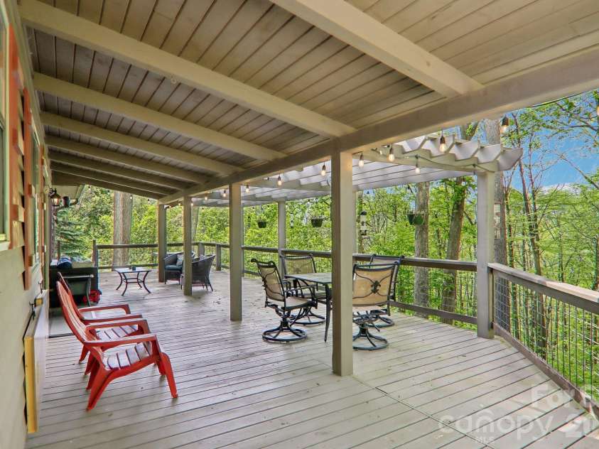 79 Chipmunk Lane, Maggie Valley, NC 28751.  MLS# CAR4375487, YatesRealty ID 22375. 