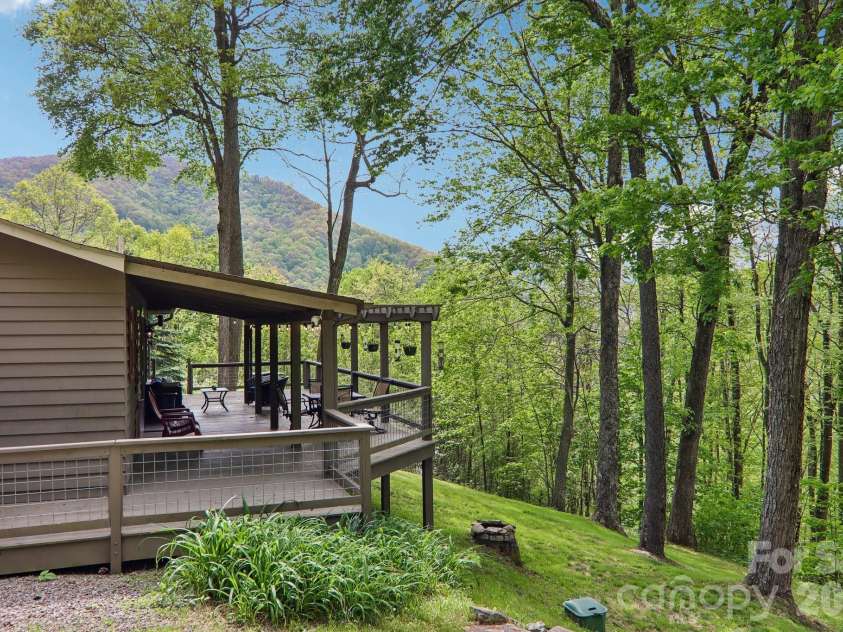 79 Chipmunk Lane, Maggie Valley, NC 28751.  MLS# CAR4375487, YatesRealty ID 22375. 
