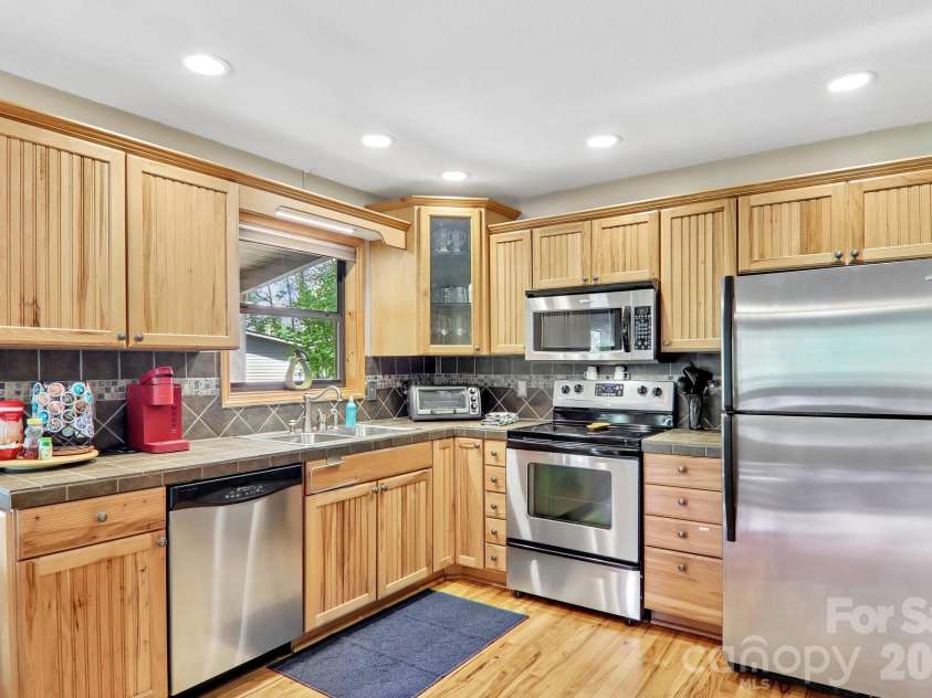 79 Chipmunk Lane, Maggie Valley, NC 28751.  MLS# CAR4375487, YatesRealty ID 22375. 