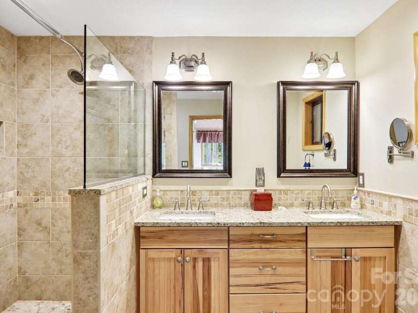 79 Chipmunk Lane, Maggie Valley, NC 28751.  MLS# CAR4375487, YatesRealty ID 22375. 