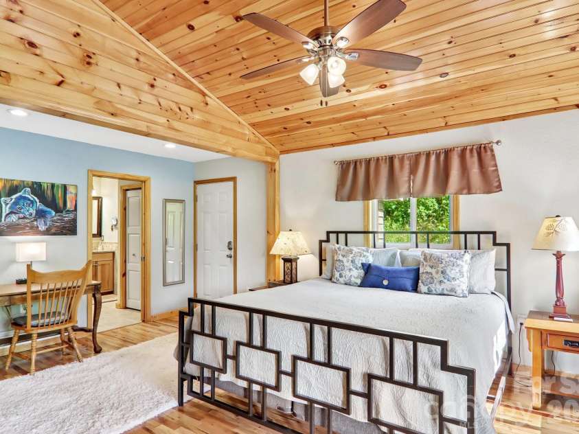 79 Chipmunk Lane, Maggie Valley, NC 28751.  MLS# CAR4375487, YatesRealty ID 22375. 