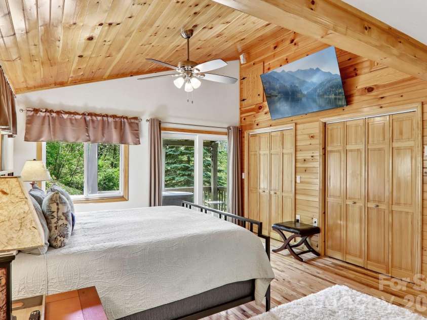 79 Chipmunk Lane, Maggie Valley, NC 28751.  MLS# CAR4375487, YatesRealty ID 22375. 