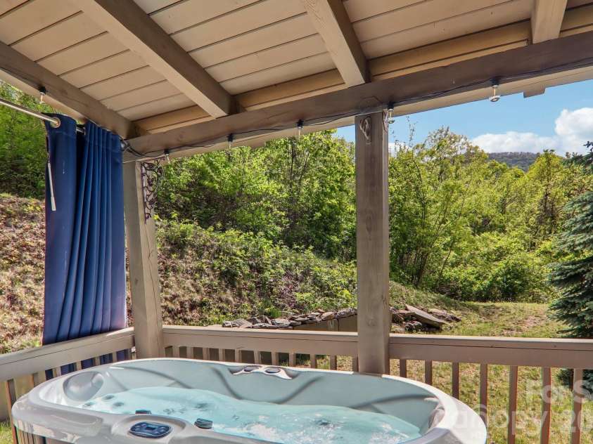 79 Chipmunk Lane, Maggie Valley, NC 28751.  MLS# CAR4375487, YatesRealty ID 22375. 