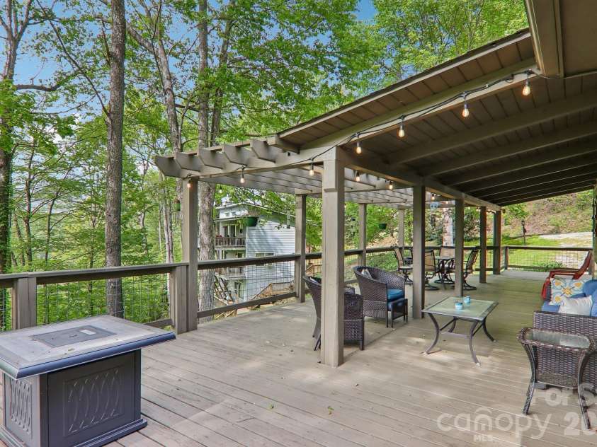 79 Chipmunk Lane, Maggie Valley, NC 28751.  MLS# CAR4375487, YatesRealty ID 22375. 