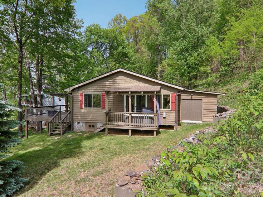 79 Chipmunk Lane, Maggie Valley, NC 28751.  MLS# CAR4375487, YatesRealty ID 22375. 