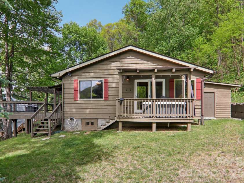 79 Chipmunk Lane, Maggie Valley, NC 28751.  MLS# CAR4375487, YatesRealty ID 22375. 