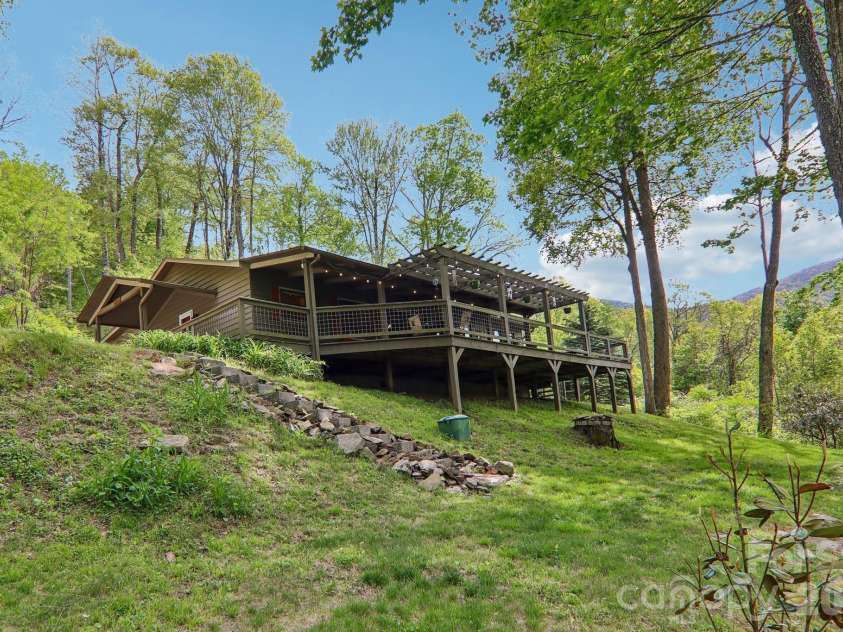 79 Chipmunk Lane, Maggie Valley, NC 28751.  MLS# CAR4375487, YatesRealty ID 22375. 