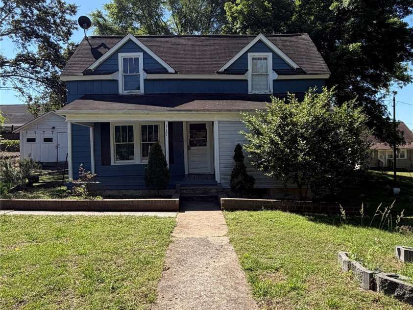 117 Buffalo Avenue, Concord, NC 28025.  MLS# CAR4382020, YatesRealty ID 22377. 