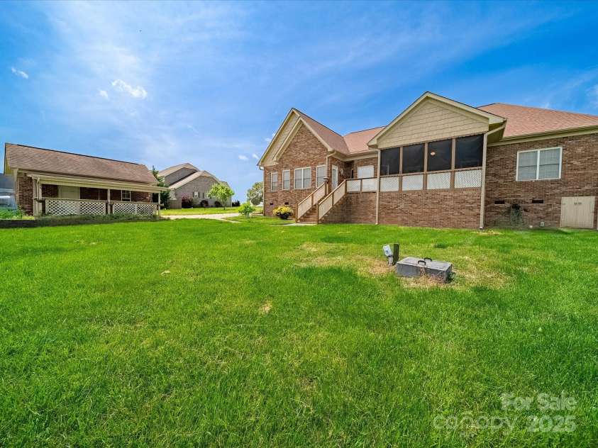 514 Clover Leaf Road, Marshville, NC 28103.  MLS# CAR4247739, YatesRealty ID 22377. 