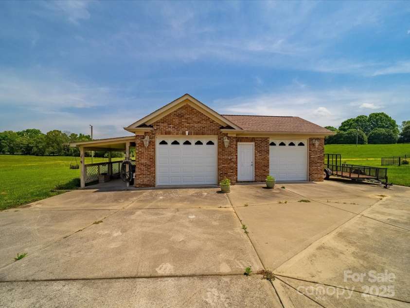 514 Clover Leaf Road, Marshville, NC 28103.  MLS# CAR4247739, YatesRealty ID 22377. 