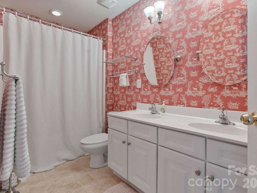 1020 Butterburr Drive, Matthews, NC 28104.  MLS# CAR4377677, YatesRealty ID 22378. Shared Bathroom (Upstairs)