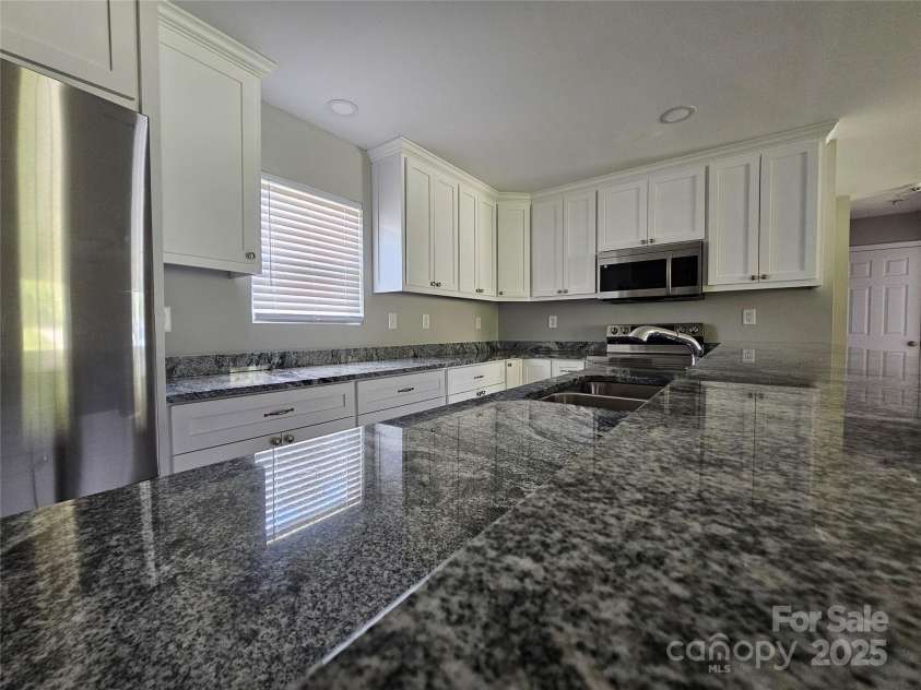 810 4th Street, Kings Mountain, NC 28086.  MLS# CAR4291983, YatesRealty ID 22378. 