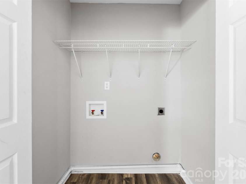 810 4th Street, Kings Mountain, NC 28086.  MLS# CAR4335671, YatesRealty ID 22378. 