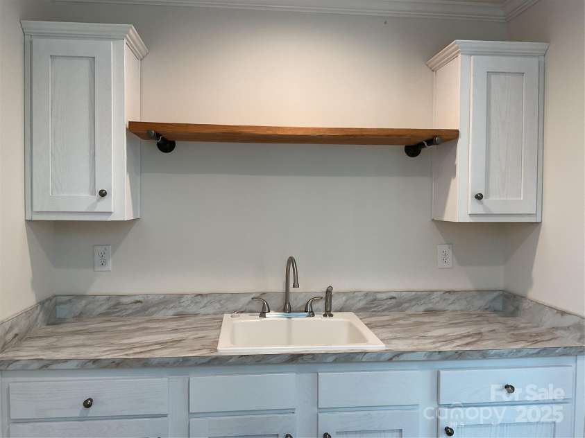 126 Zircon Drive, Statesville, NC 28625.  MLS# CAR4271456, YatesRealty ID 22379. 