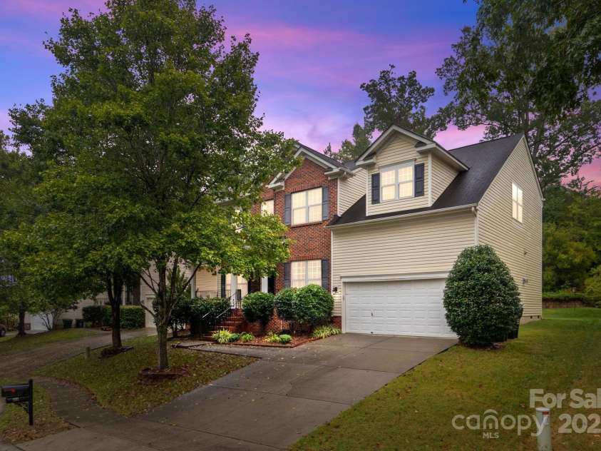 2111 Elendil Lane, Charlotte, NC 28269.  MLS# CAR4308113, YatesRealty ID 22380. 