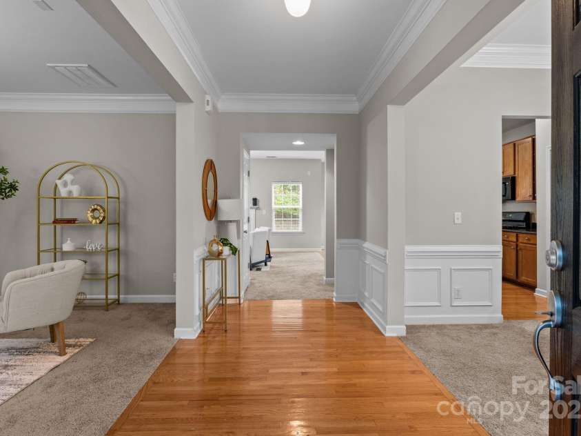 2111 Elendil Lane, Charlotte, NC 28269.  MLS# CAR4308113, YatesRealty ID 22380. 