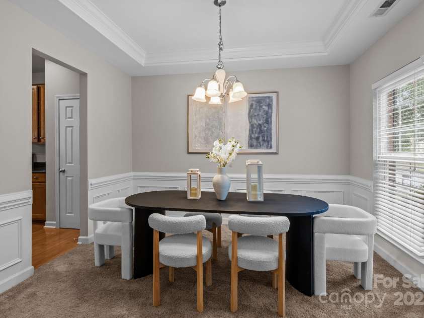 2111 Elendil Lane, Charlotte, NC 28269.  MLS# CAR4308113, YatesRealty ID 22380. 