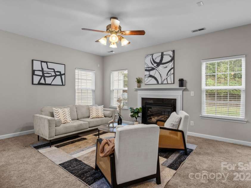 2111 Elendil Lane, Charlotte, NC 28269.  MLS# CAR4308113, YatesRealty ID 22380. 