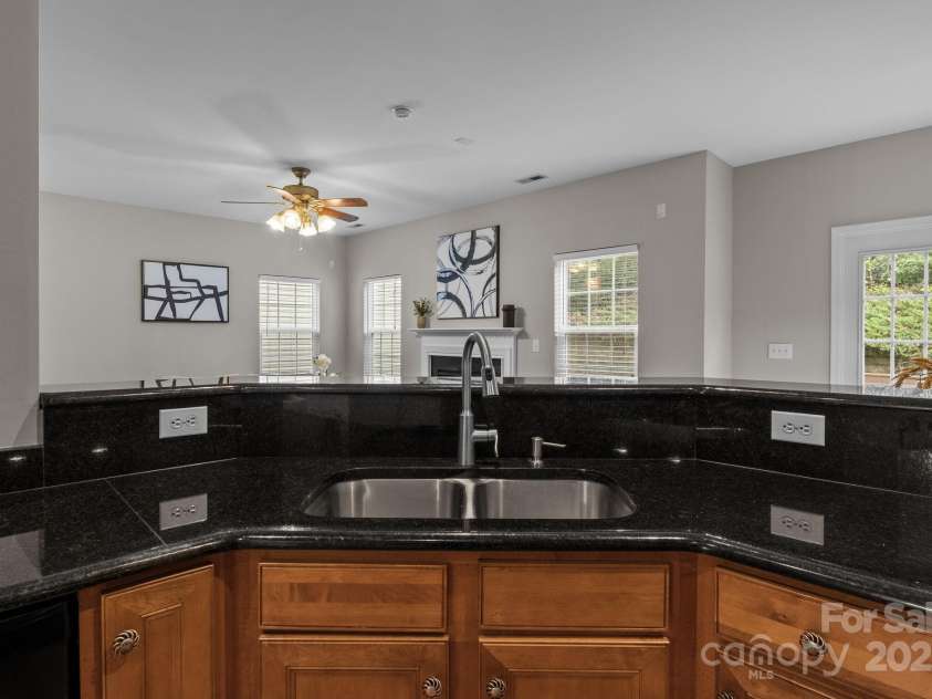 2111 Elendil Lane, Charlotte, NC 28269.  MLS# CAR4308113, YatesRealty ID 22380. 