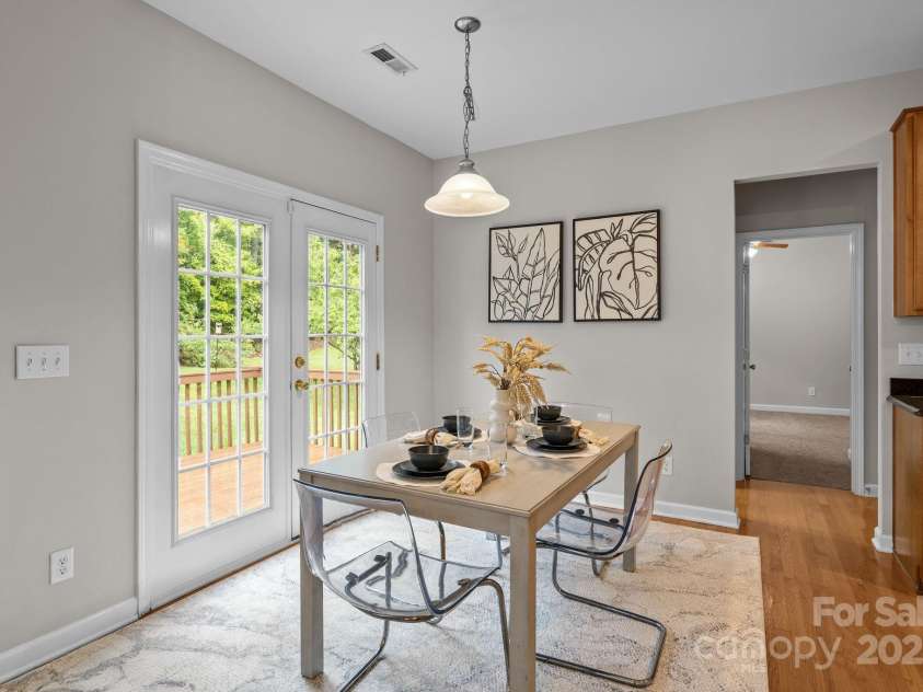 2111 Elendil Lane, Charlotte, NC 28269.  MLS# CAR4308113, YatesRealty ID 22380. 